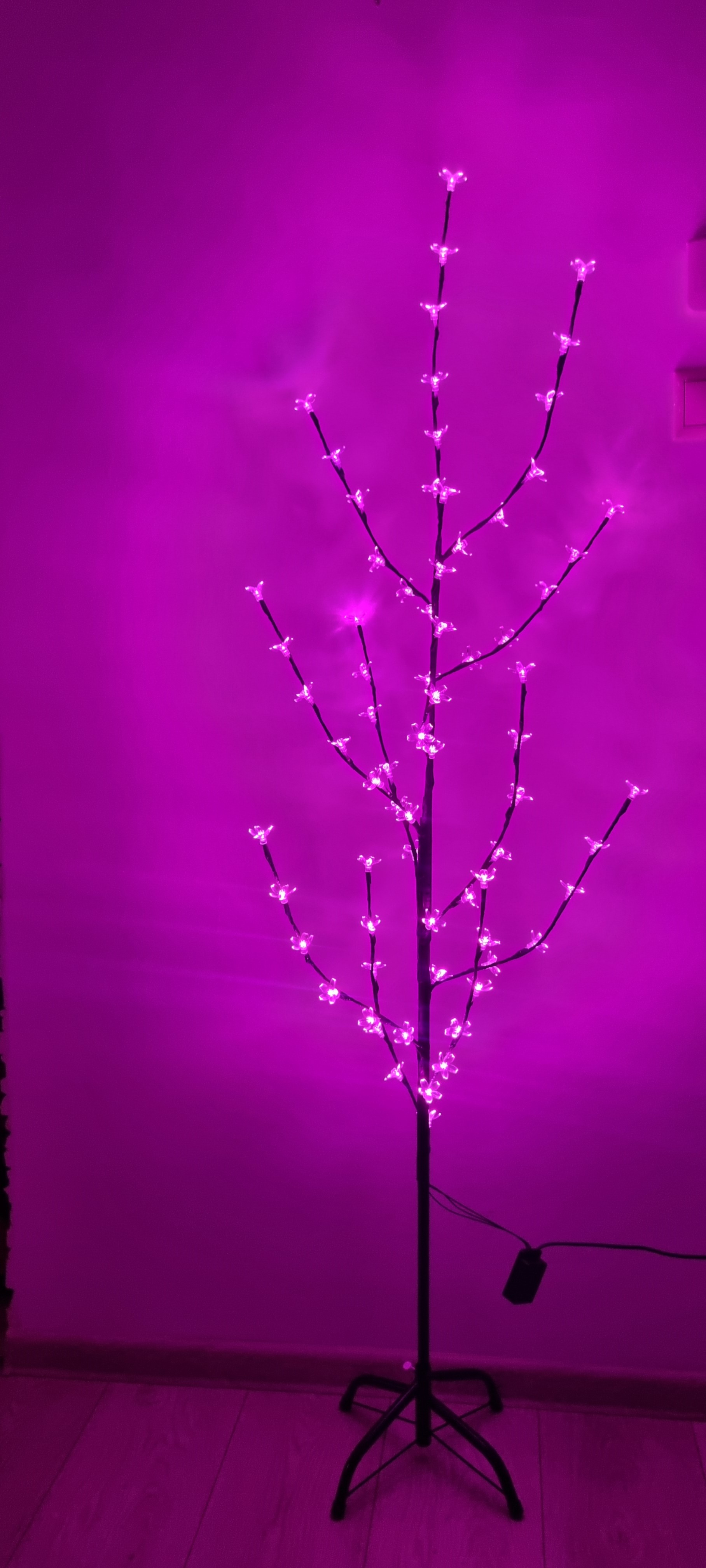 LED dekoratívny stromček so stojanom 120cm