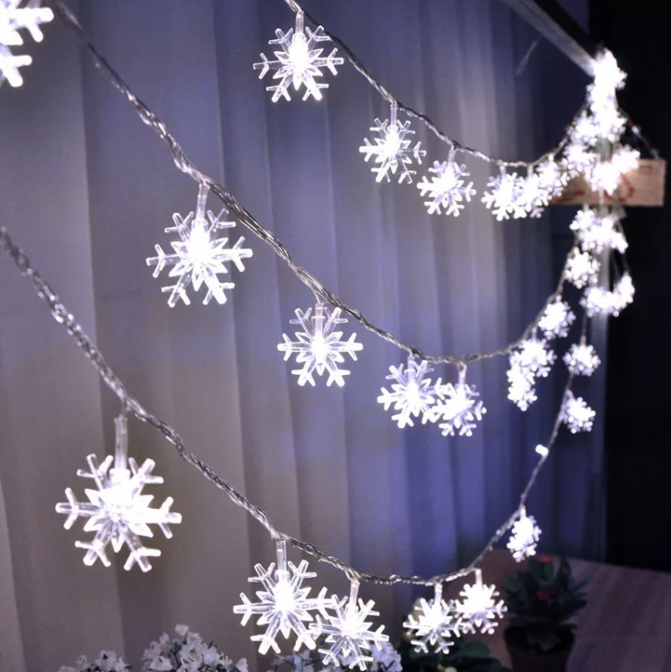 LED REŤAZOVÉ SVETLÁ SNEHOVÉ VLOČKY 10M 100LED STUDENÁ BIELA 8 REŽIMOV SVIETENIA