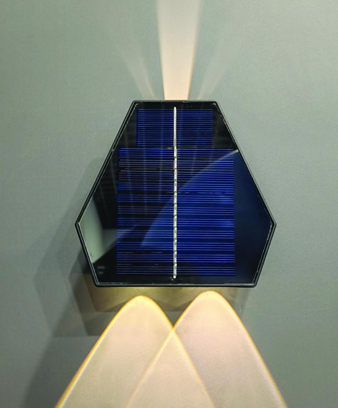 LED Solárne svietidlo Arch 3 x 1,5W CCT IP54